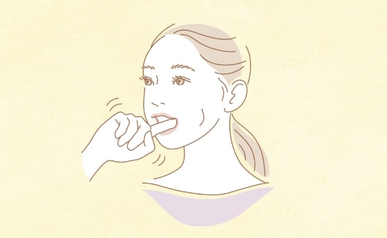 その笑顔、硬くなっていない？デート前の4秒で咬筋をマッサージ